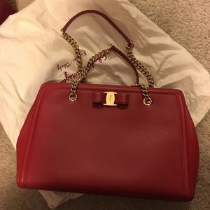 SALVATORE FERRAGAMO

MEDIUM MELIKE VARA TOTE